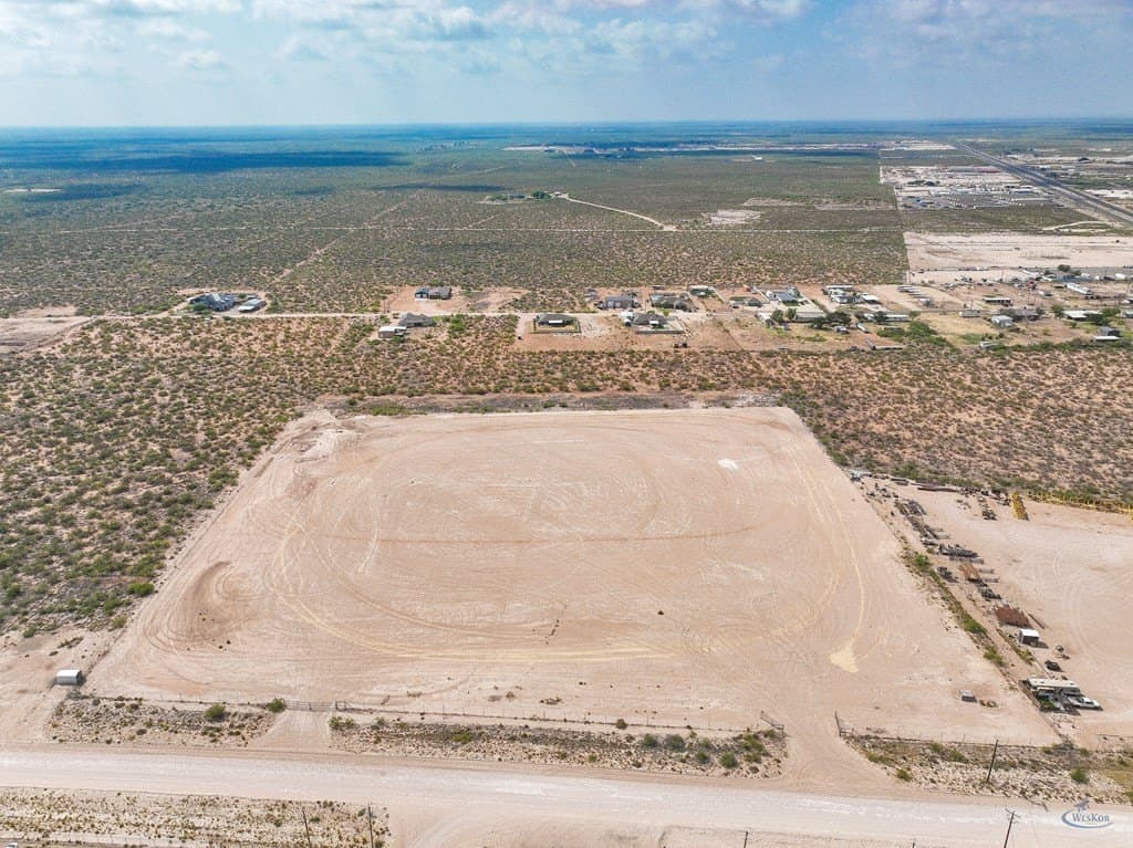 12.35 acres in Ward County gallery image 4