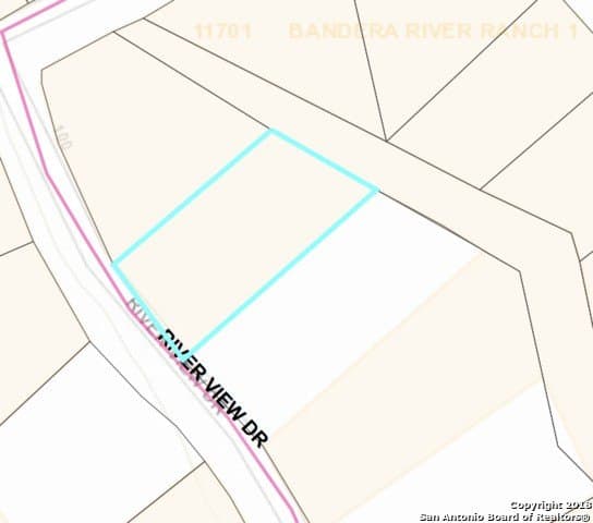 0.7 acres in Bandera County gallery image 3
