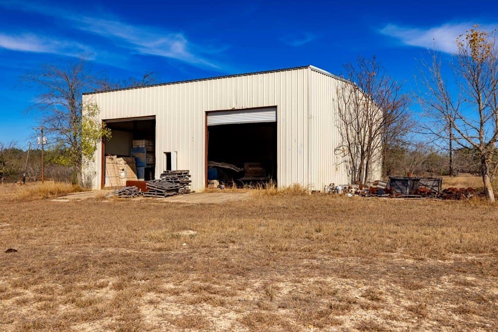 21.6 acres in Kerr County - photo 24