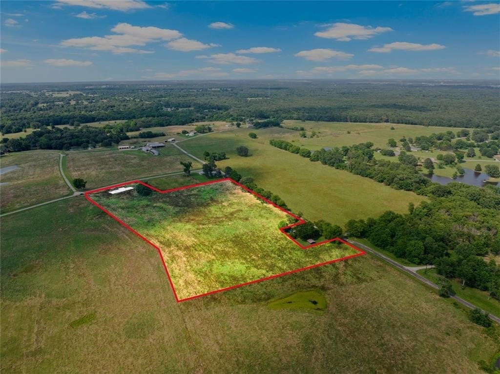 11 acres in Titus County