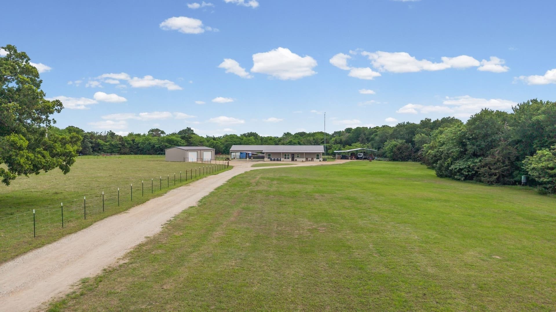 10 acres in Hunt County gallery image 2