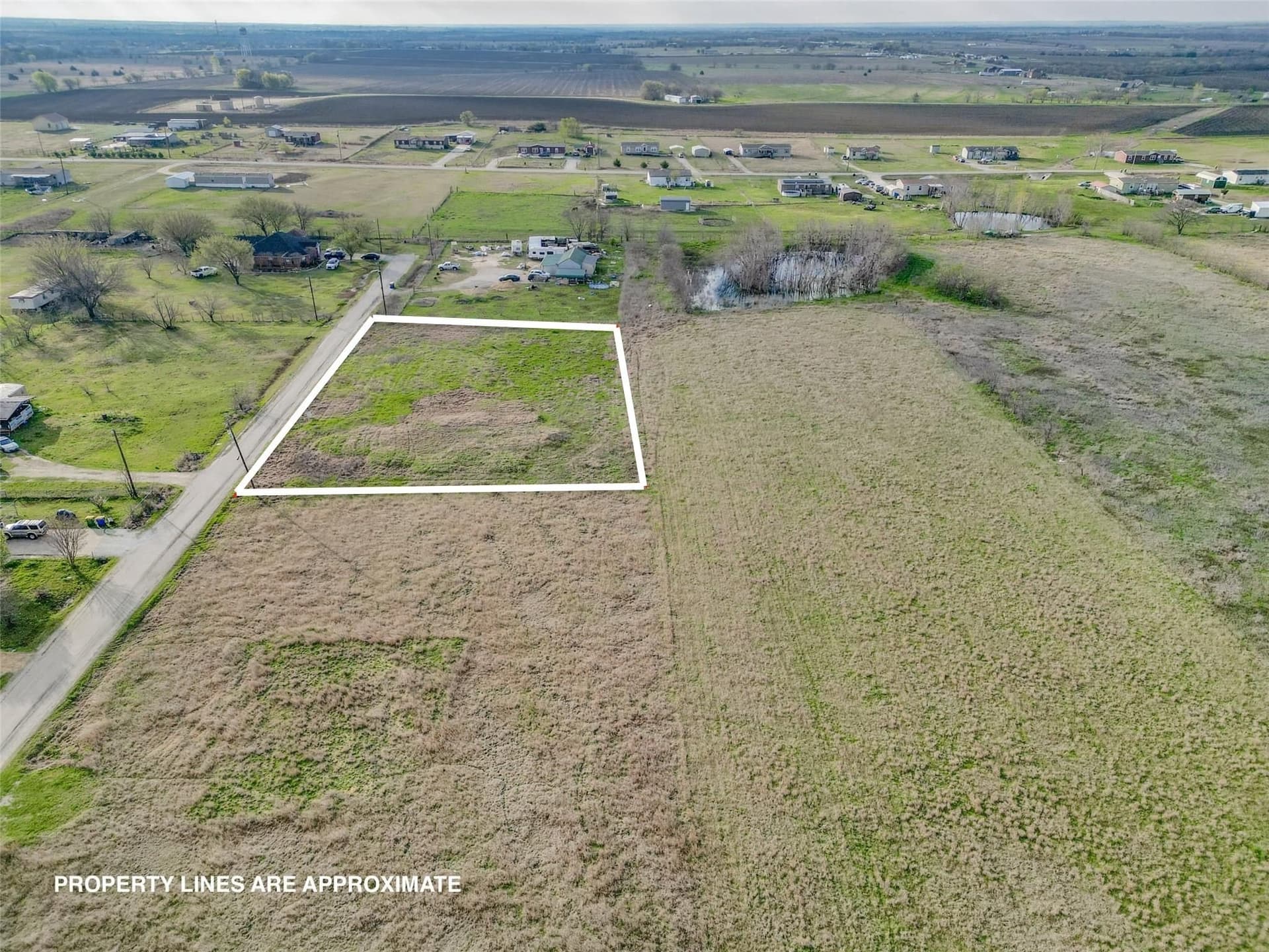 0.88 acres in Johnson County - photo 4