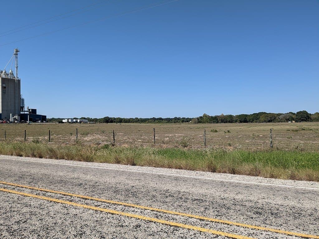 10 acres in Colorado County - photo 8