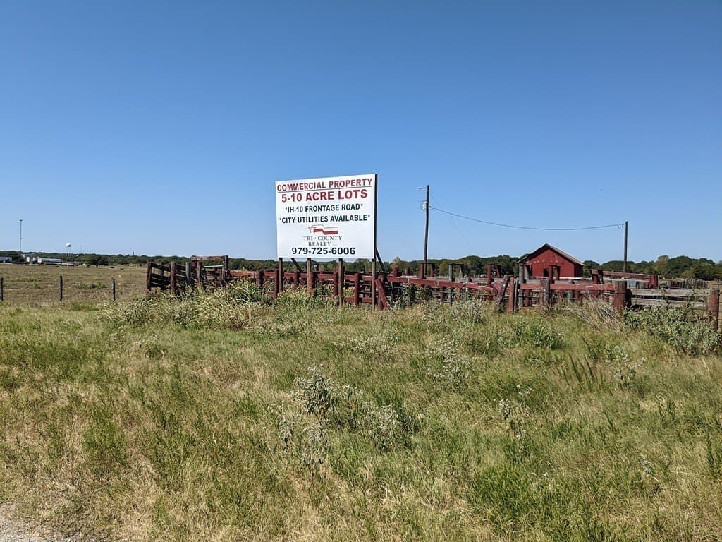 10 acres in Colorado County