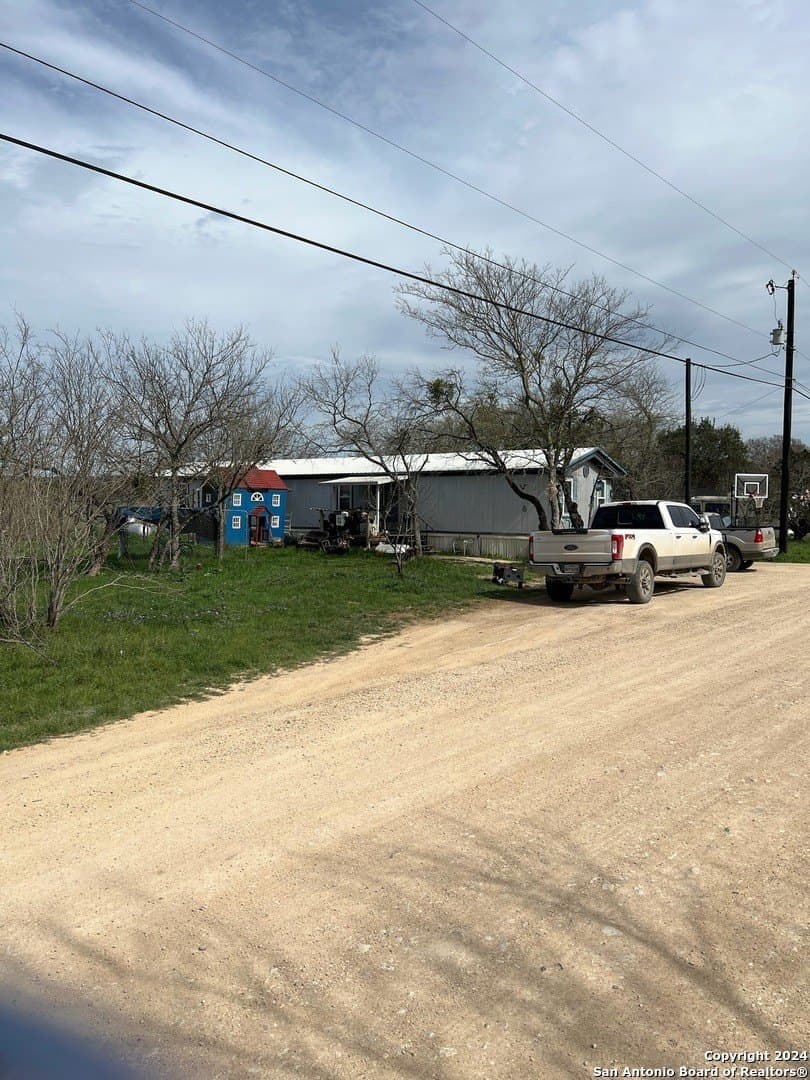 0.09 acres in Bandera County - photo 3