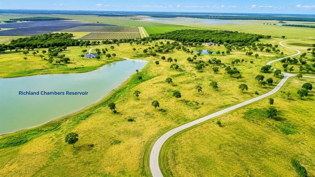 1.86 acres in Navarro County featured view