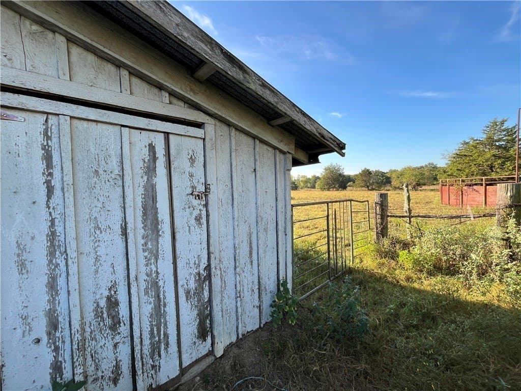 200.26 acres in Freestone County - photo 30