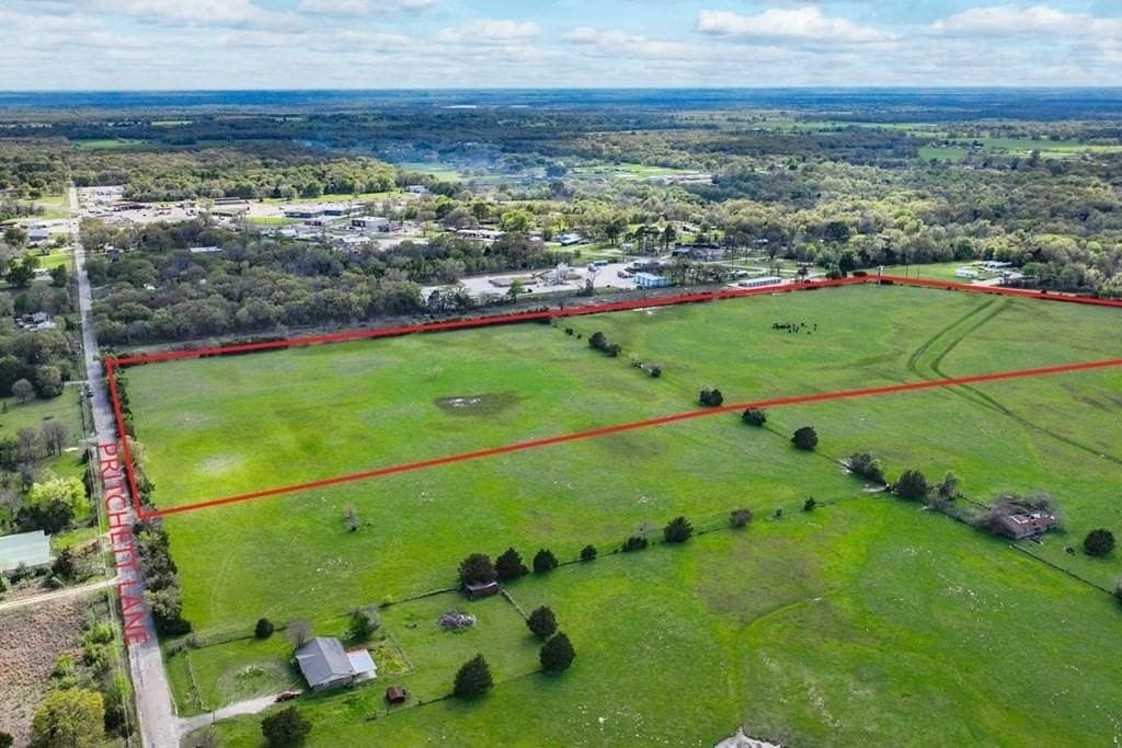 30.68 acres in Henderson County gallery image 3