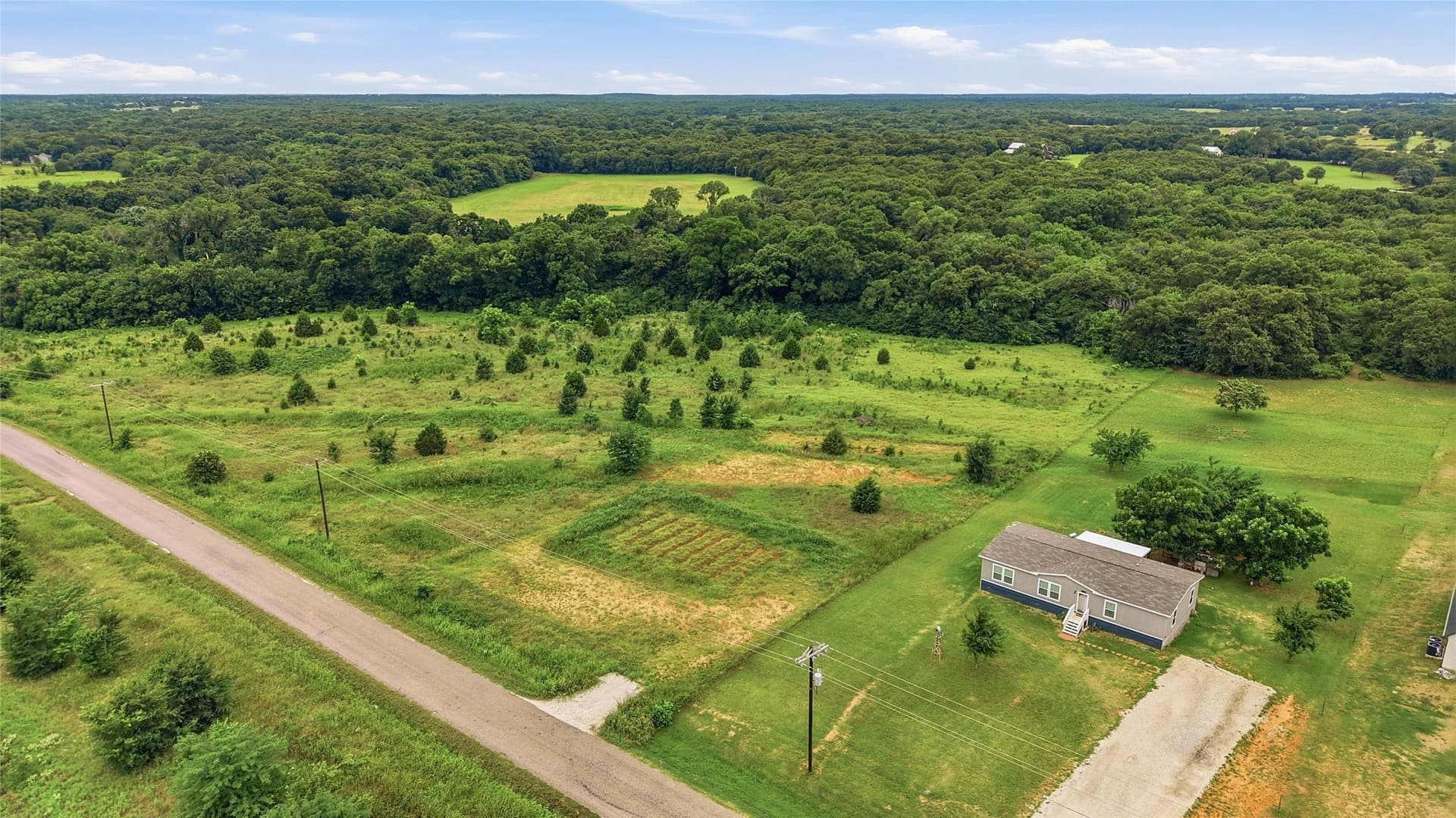 1.57 acres in Grayson County gallery image 2