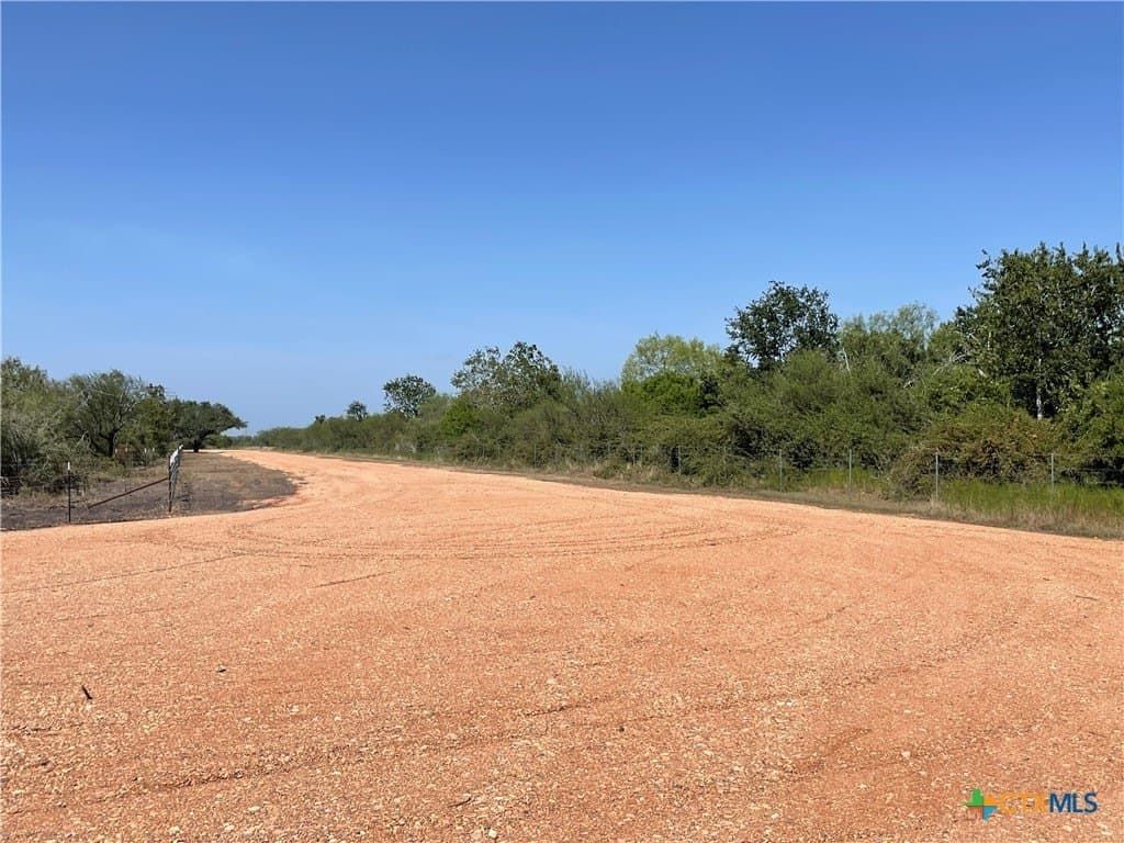 5.01 acres in Victoria County gallery image 4