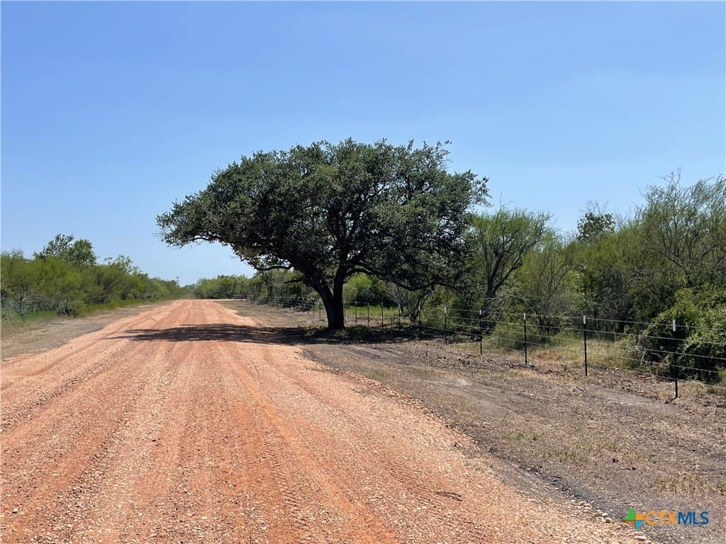 5.01 acres in Victoria County