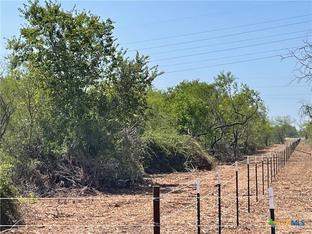 5.01 acres in Victoria County featured view