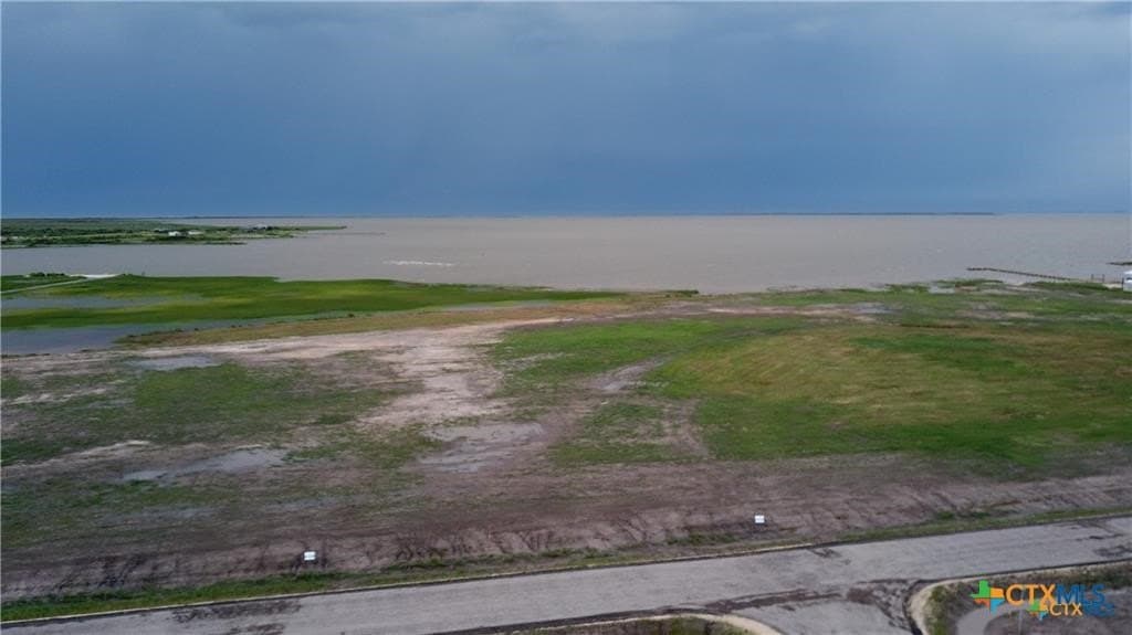 1.7 acres in Calhoun County gallery image 4