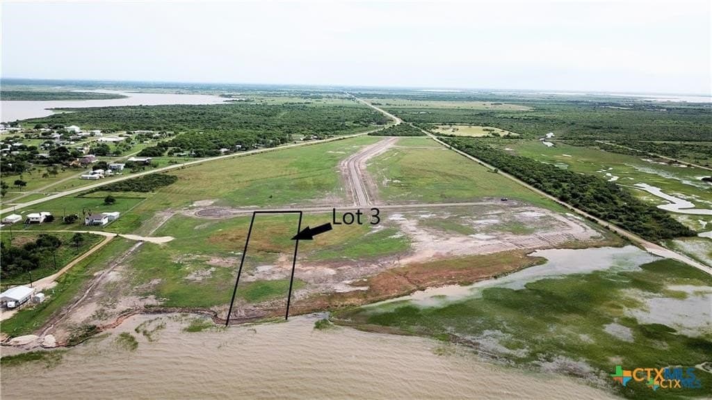 1.7 acres in Calhoun County gallery image 2