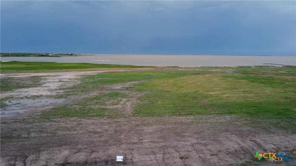 1.7 acres in Calhoun County gallery image 3