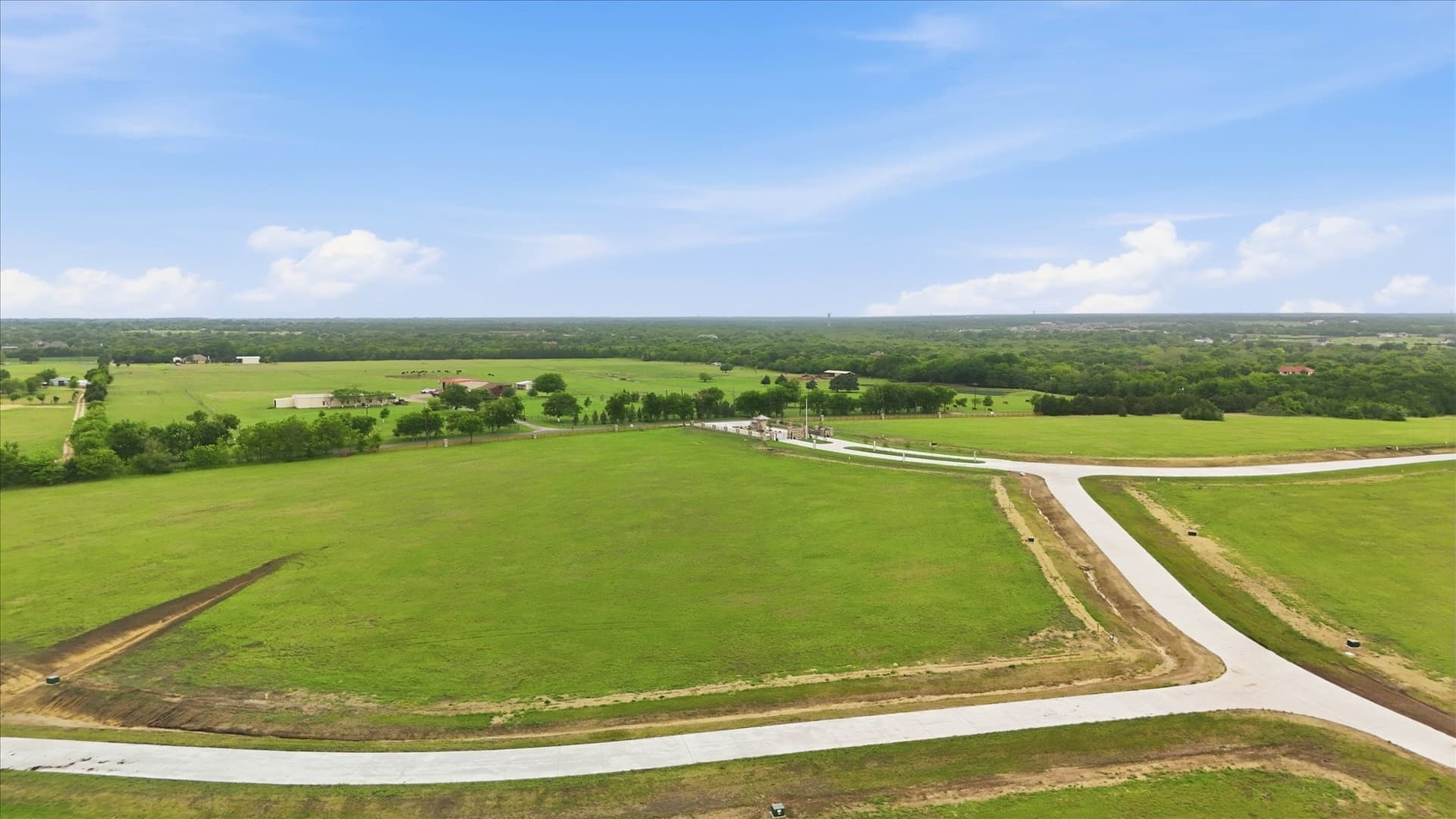 1.01 acres in Ellis County - photo 8