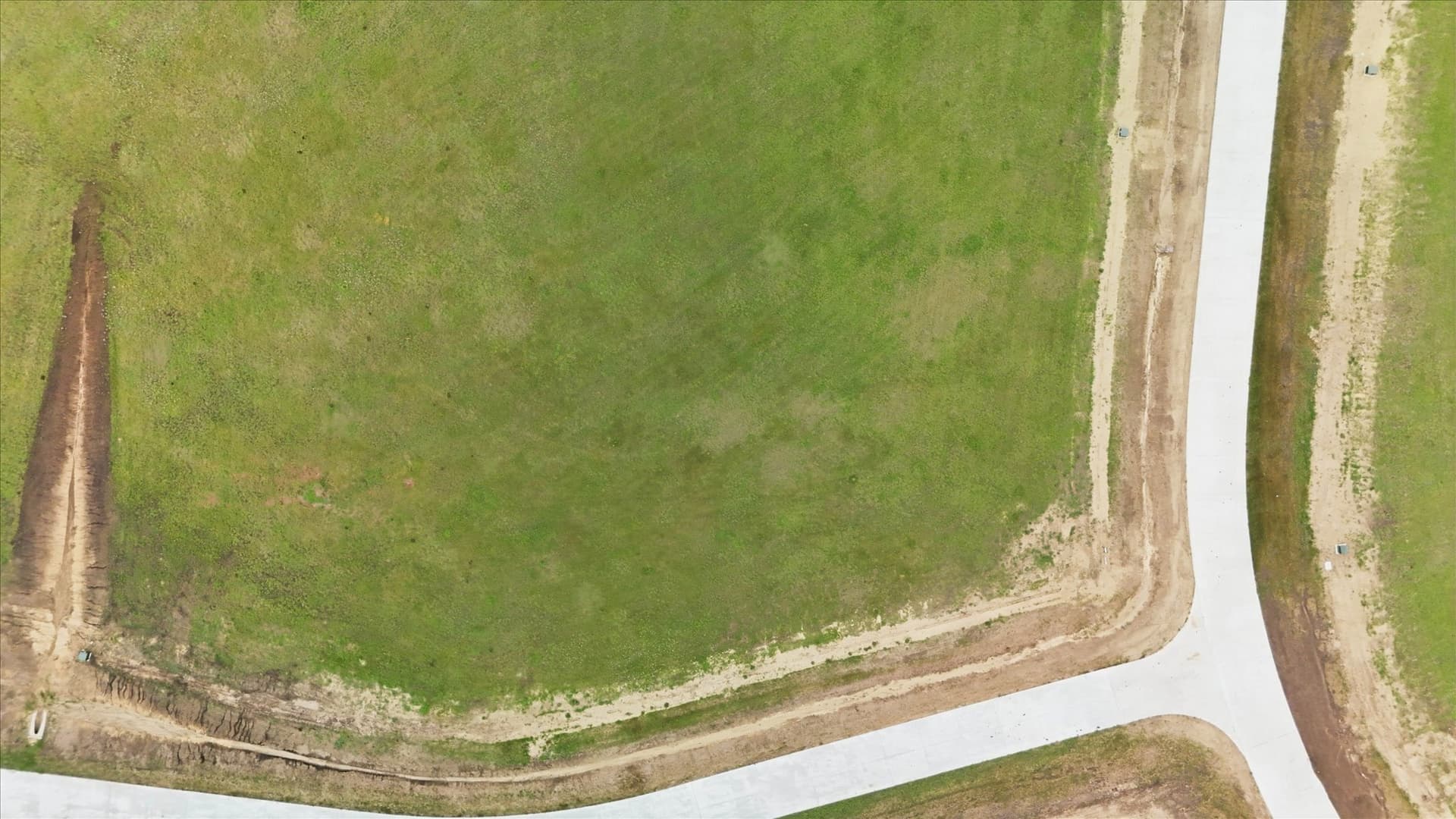 1.01 acres in Ellis County - photo 9