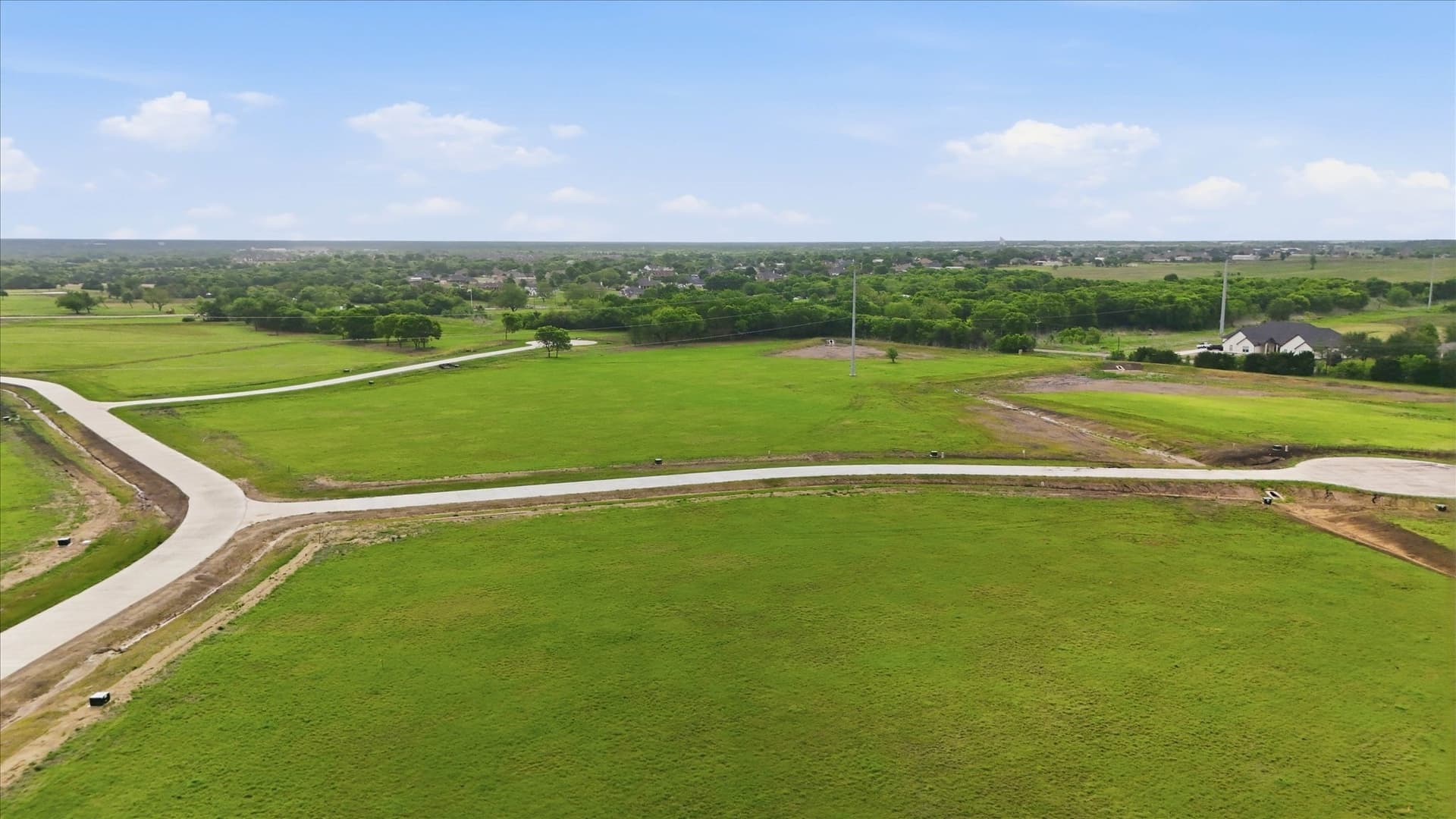 1.01 acres in Ellis County gallery image 4