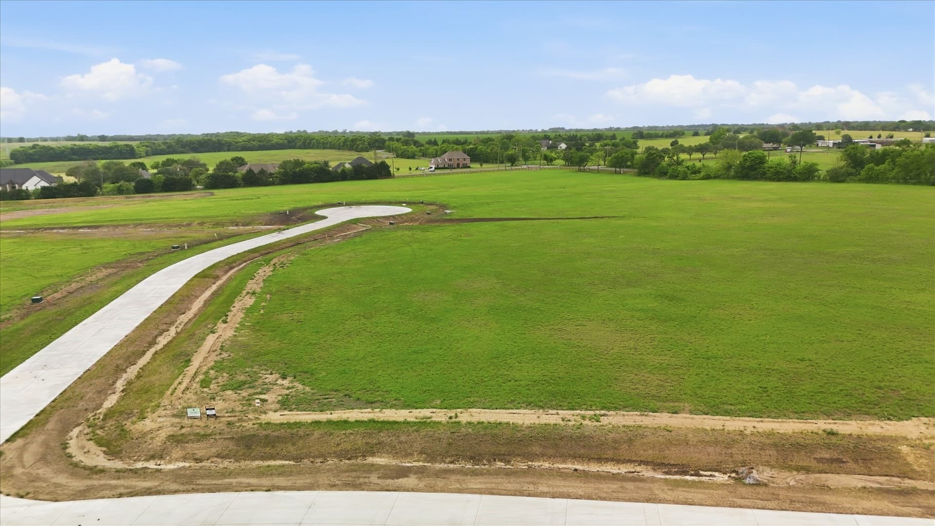 1.01 acres in Ellis County gallery image 2