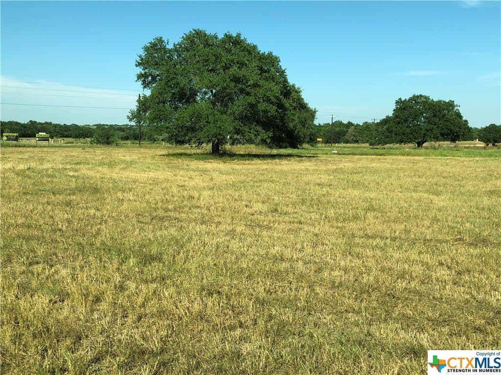 1.12 acres in Lavaca County gallery image 2