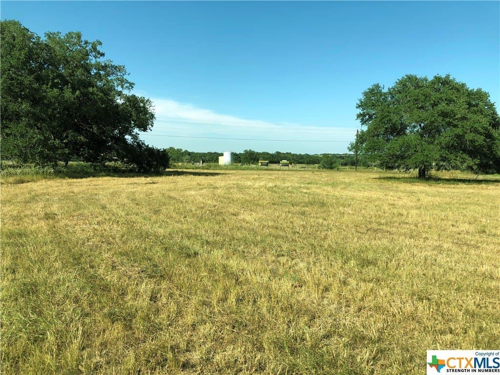 1.12 acres in Lavaca County gallery image 3