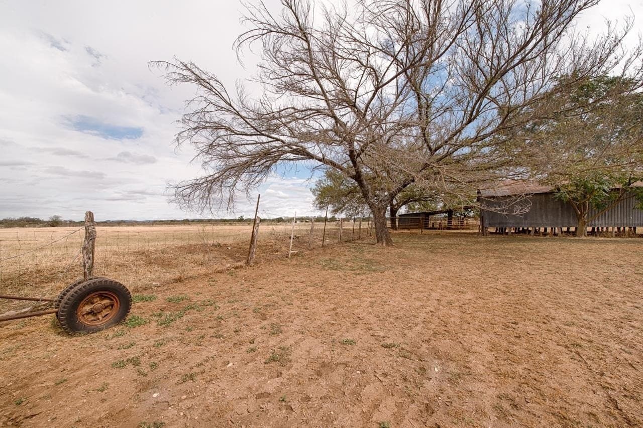 10 acres in Kendall County - photo 9