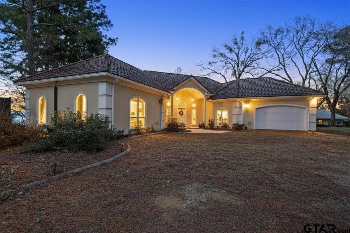 10.37 acres in Henderson County gallery image 4