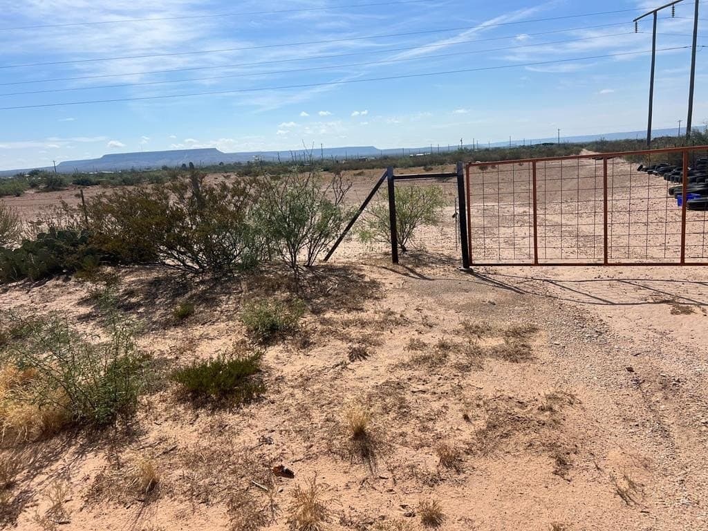 5 acres in Upton County