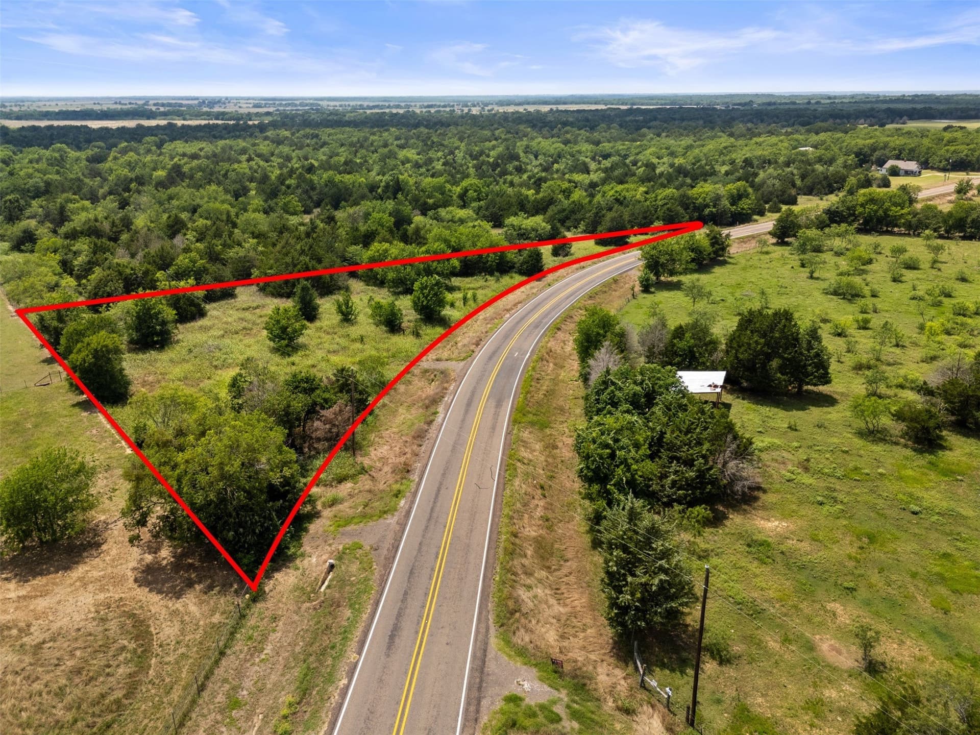 1.06 acres in Navarro County gallery image 4