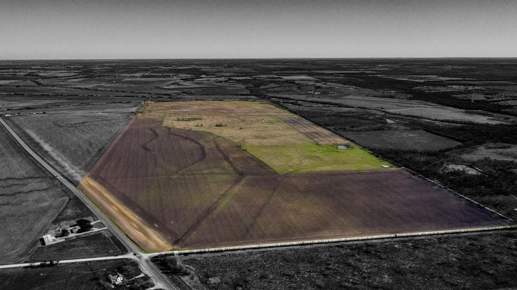 337.96 acres in McLennan County - photo 2