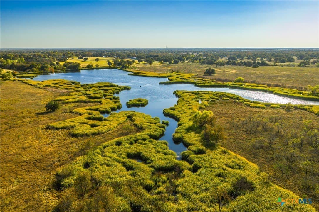 843 acres in Hill County - photo 20
