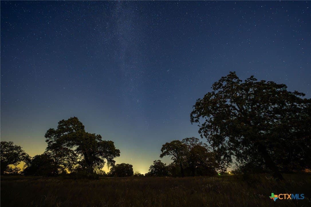 843 acres in Hill County - photo 40