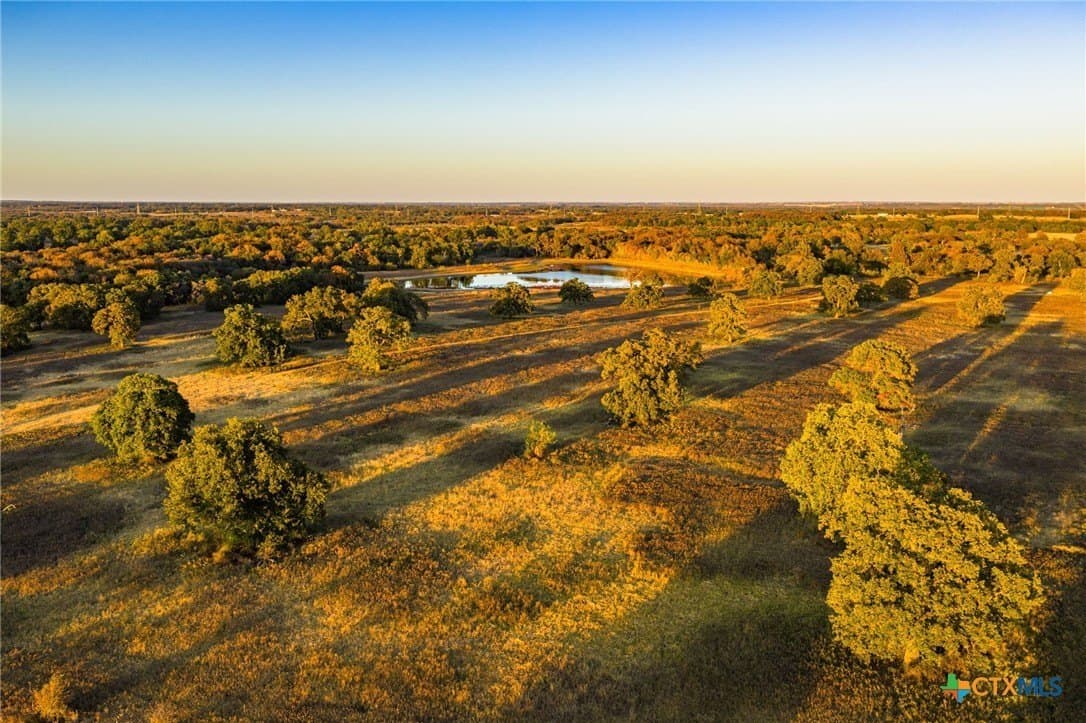 843 acres in Hill County - photo 9