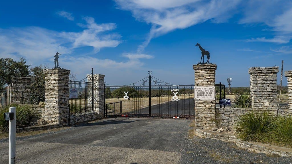 128.44 acres in Kerr County gallery image 3