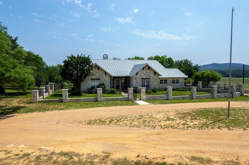 95.53 acres in Gillespie County gallery image 2