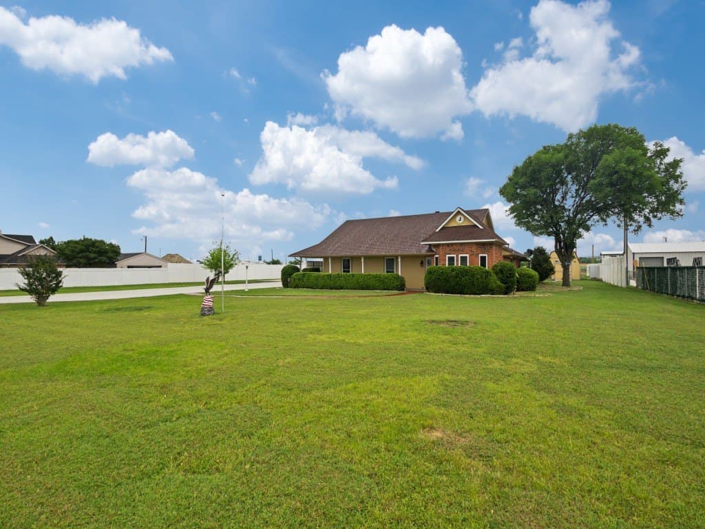 2.5 acres in Denton County gallery image 2