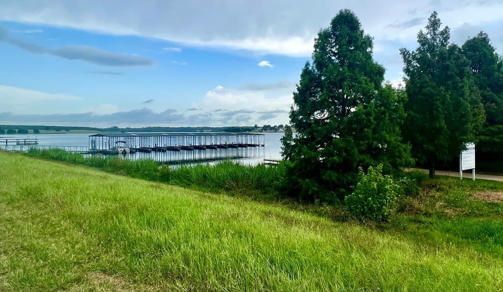 2.31 acres in Henderson County gallery image 2