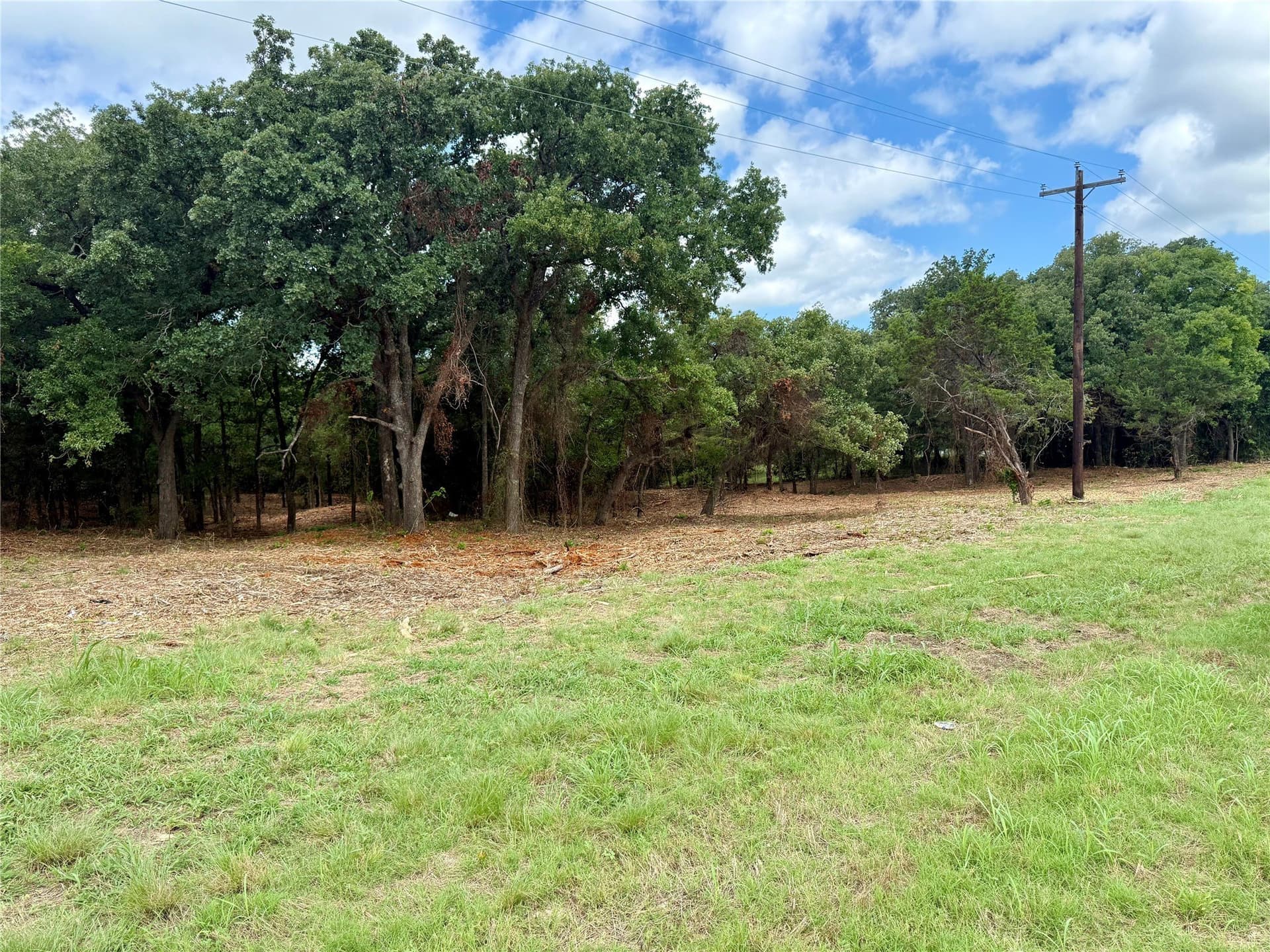 10 acres in Hill County - photo 2