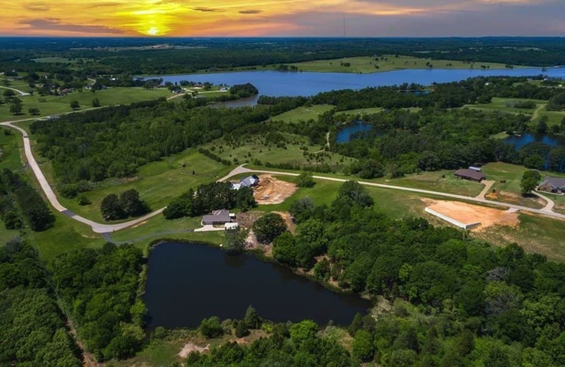 4.07 acres in Henderson County gallery image 3