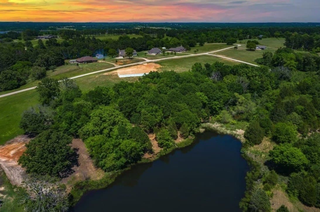 4.07 acres in Henderson County