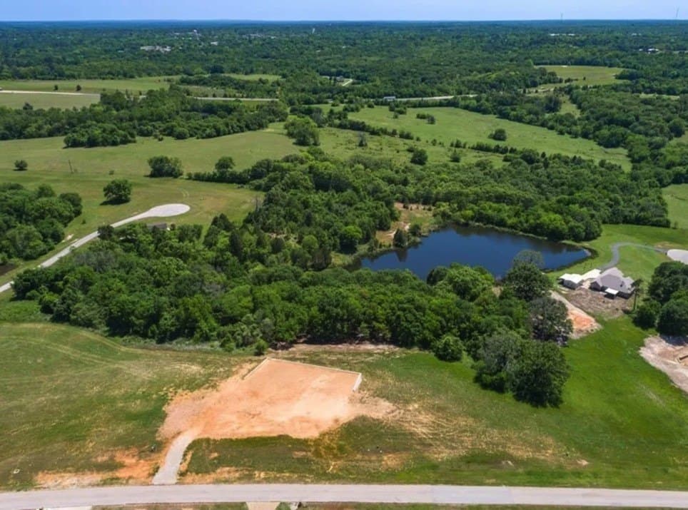 4.07 acres in Henderson County gallery image 4