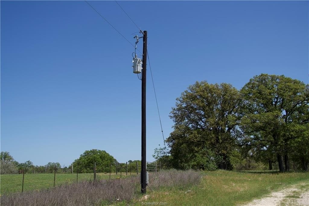 10 acres in Bastrop County gallery image 4