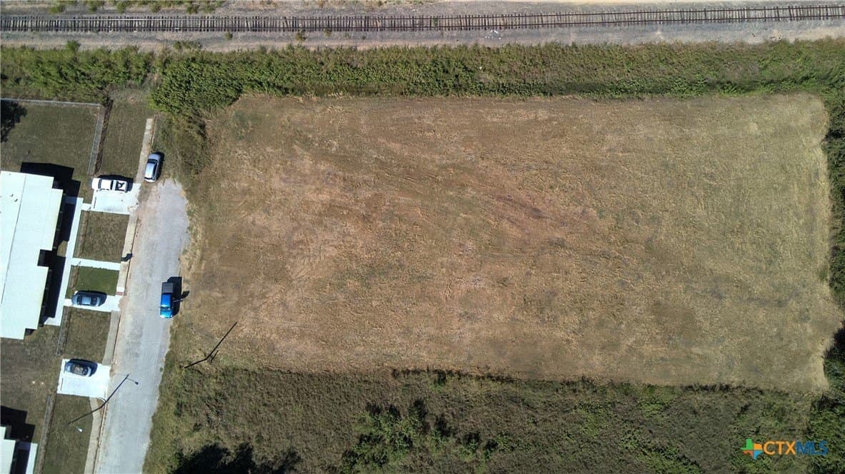 1.1 acres in Milam County gallery image 3