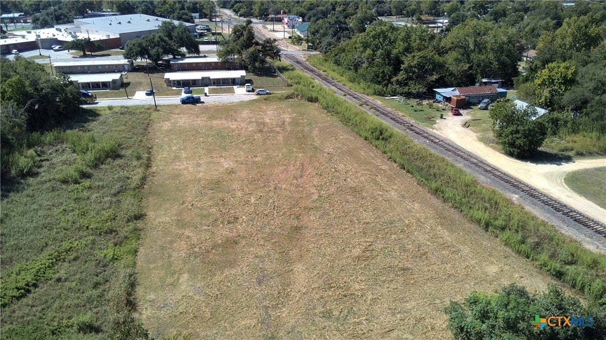 1.1 acres in Milam County gallery image 4