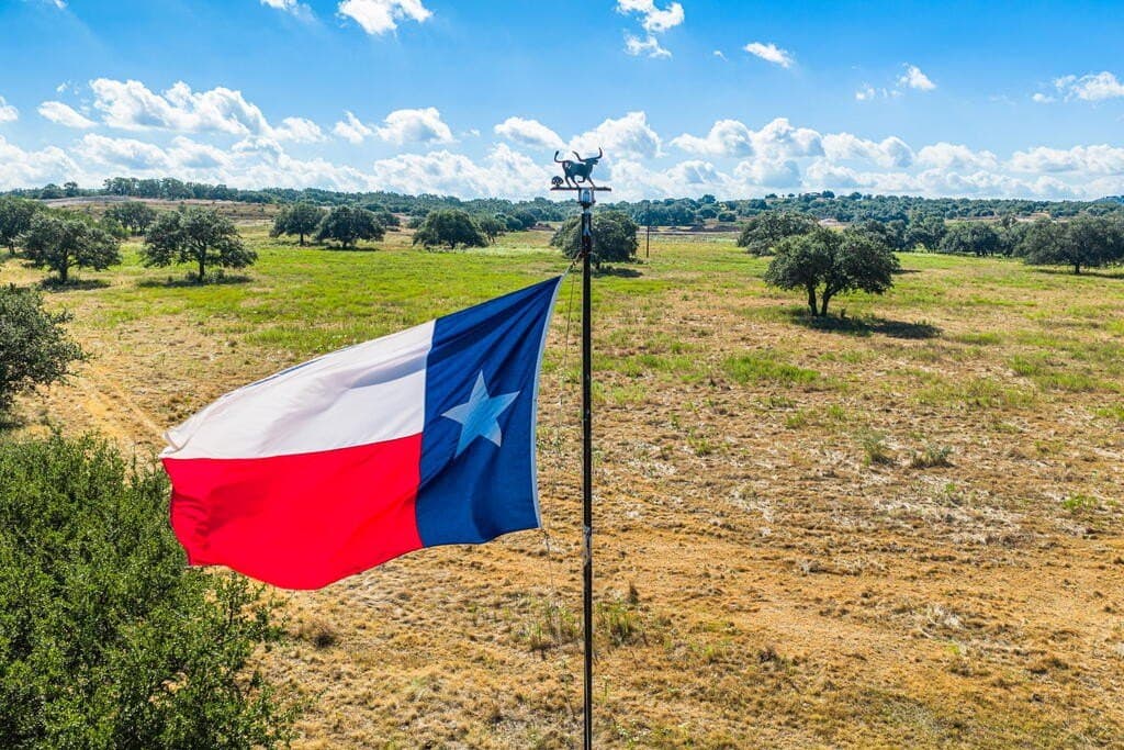 40 acres in Blanco County - photo 3