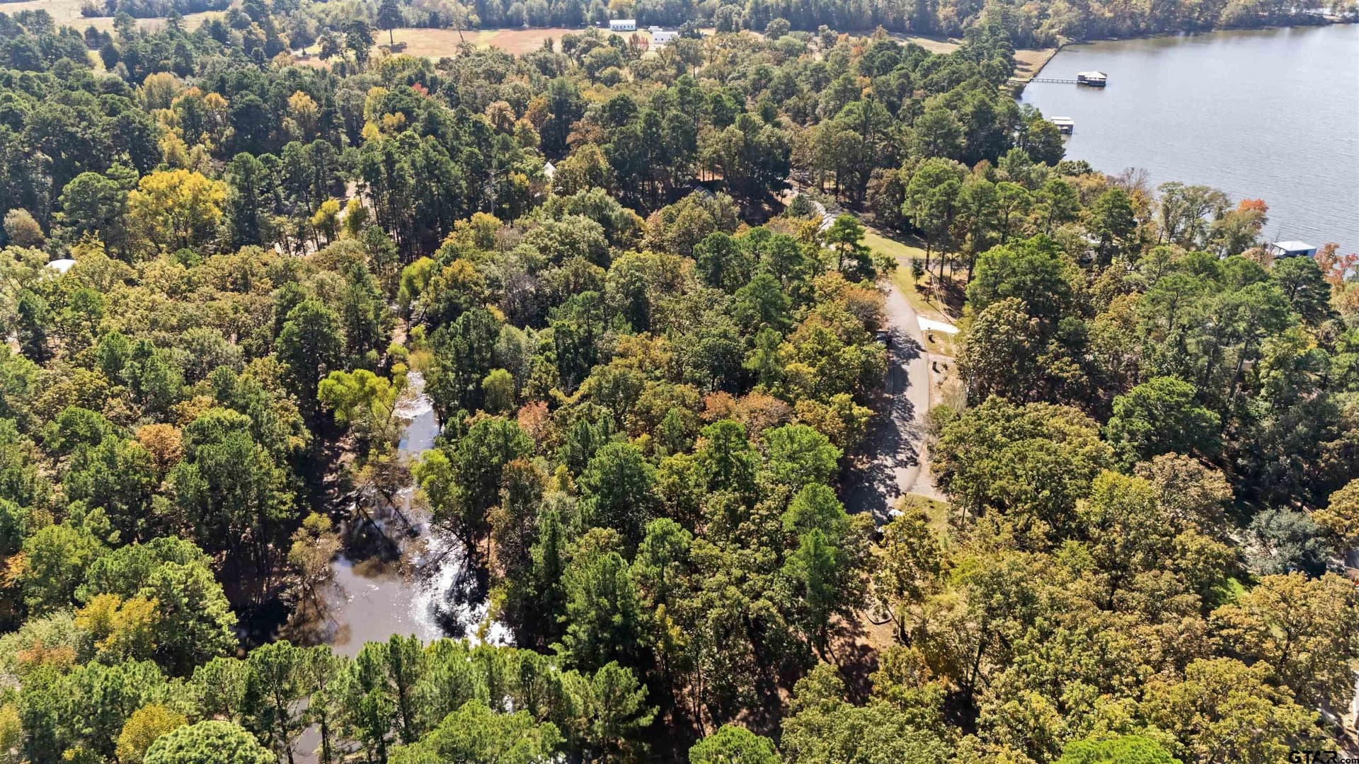 1.57 acres in Smith County gallery image 3