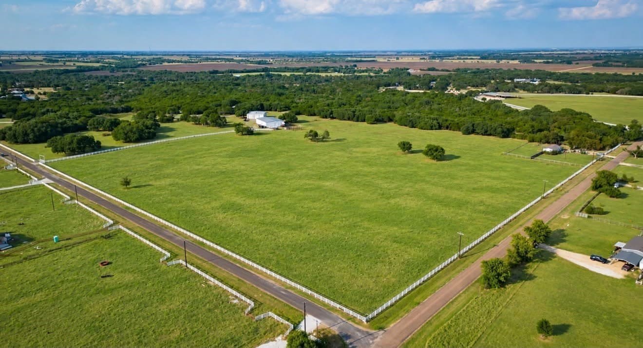 Sam Bass Road