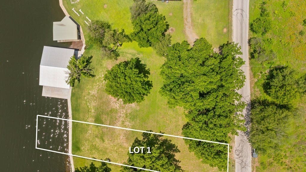 0.33 acres in Llano County gallery image 4