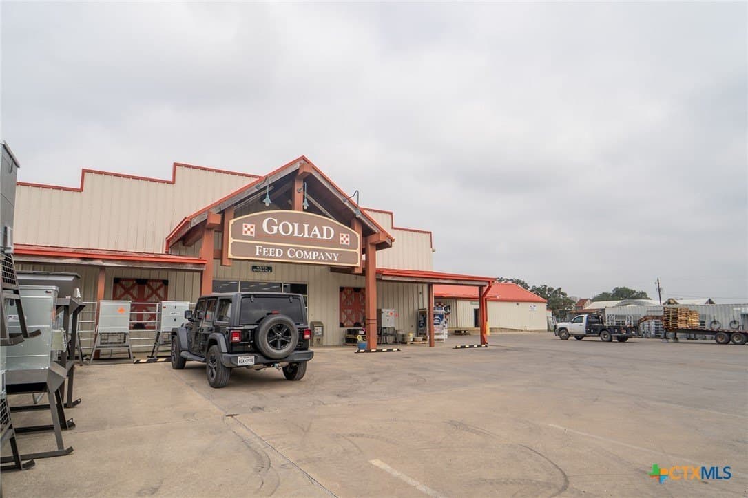 10 acres in Goliad County - photo 6