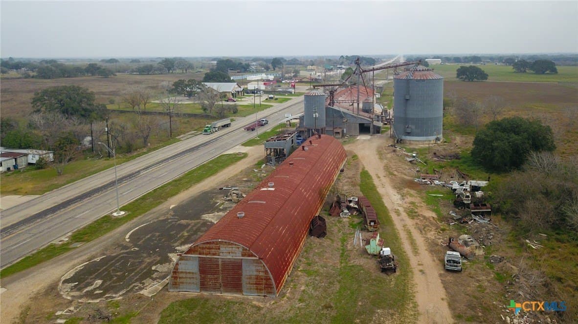 10 acres in Goliad County - photo 42